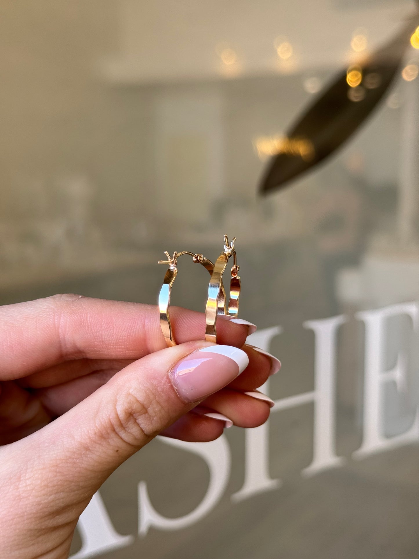 Lola Hoops