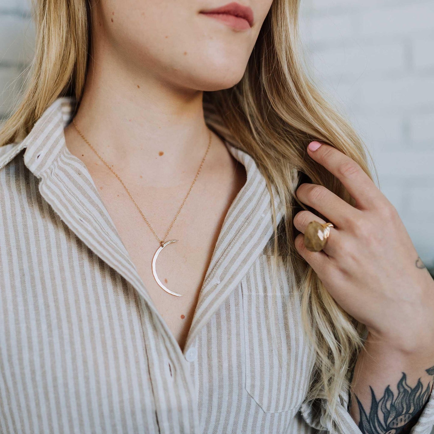 Crescent Moon Necklace - Nashelle