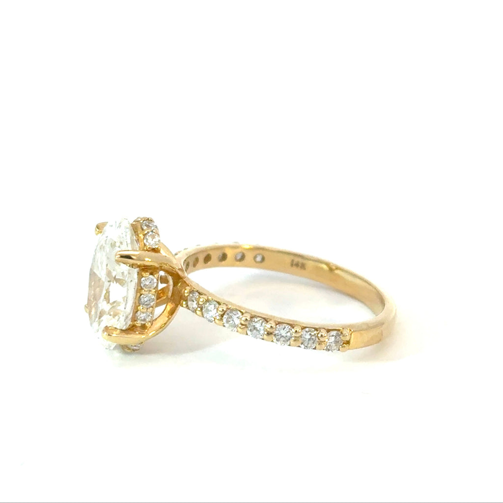 Lab Grown Diamond Engagement Ring