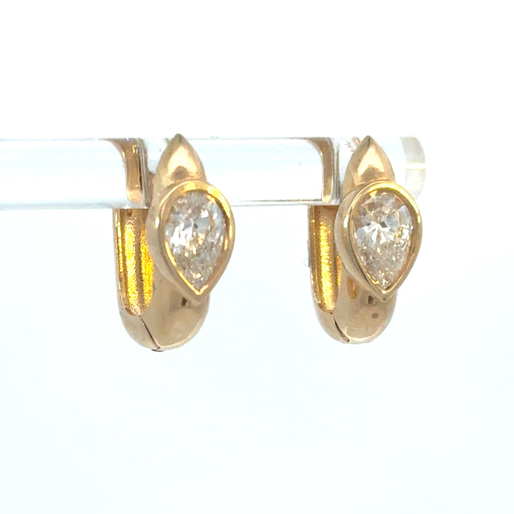 Elysia Diamond Huggies