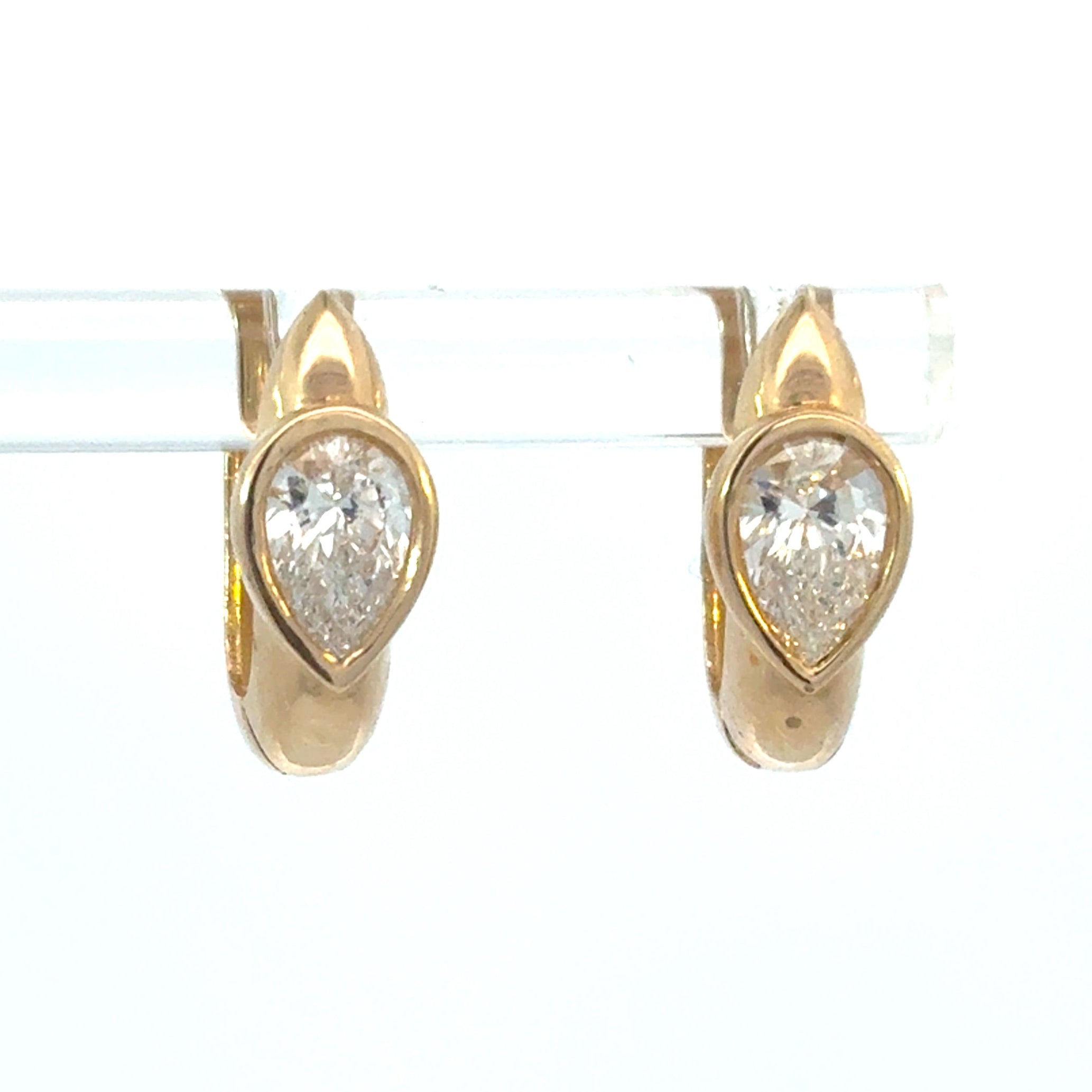 Elysia Diamond Huggies