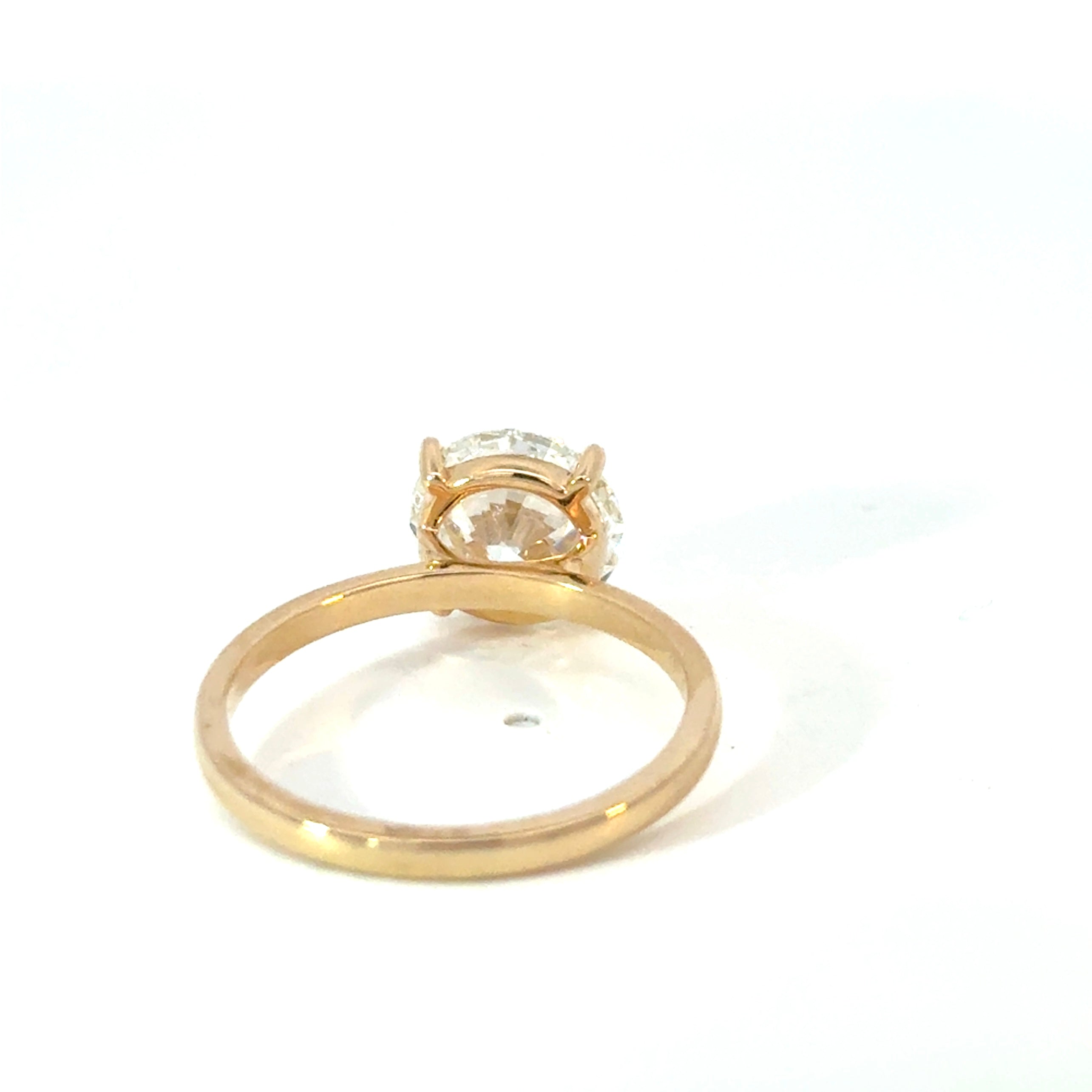 Round Brilliant Cut Diamond Solitaire Engagement Ring