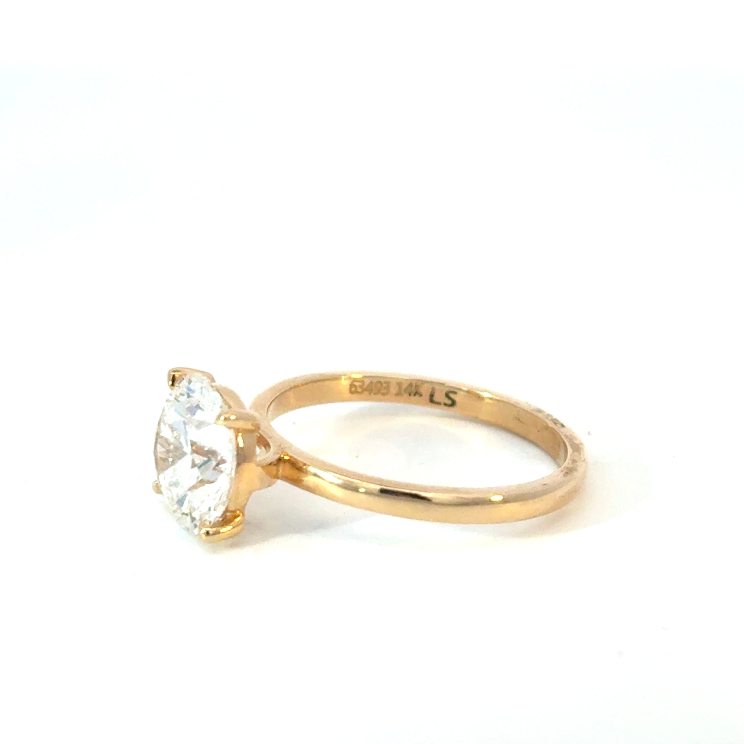 Round Brilliant Cut Diamond Solitaire Engagement Ring