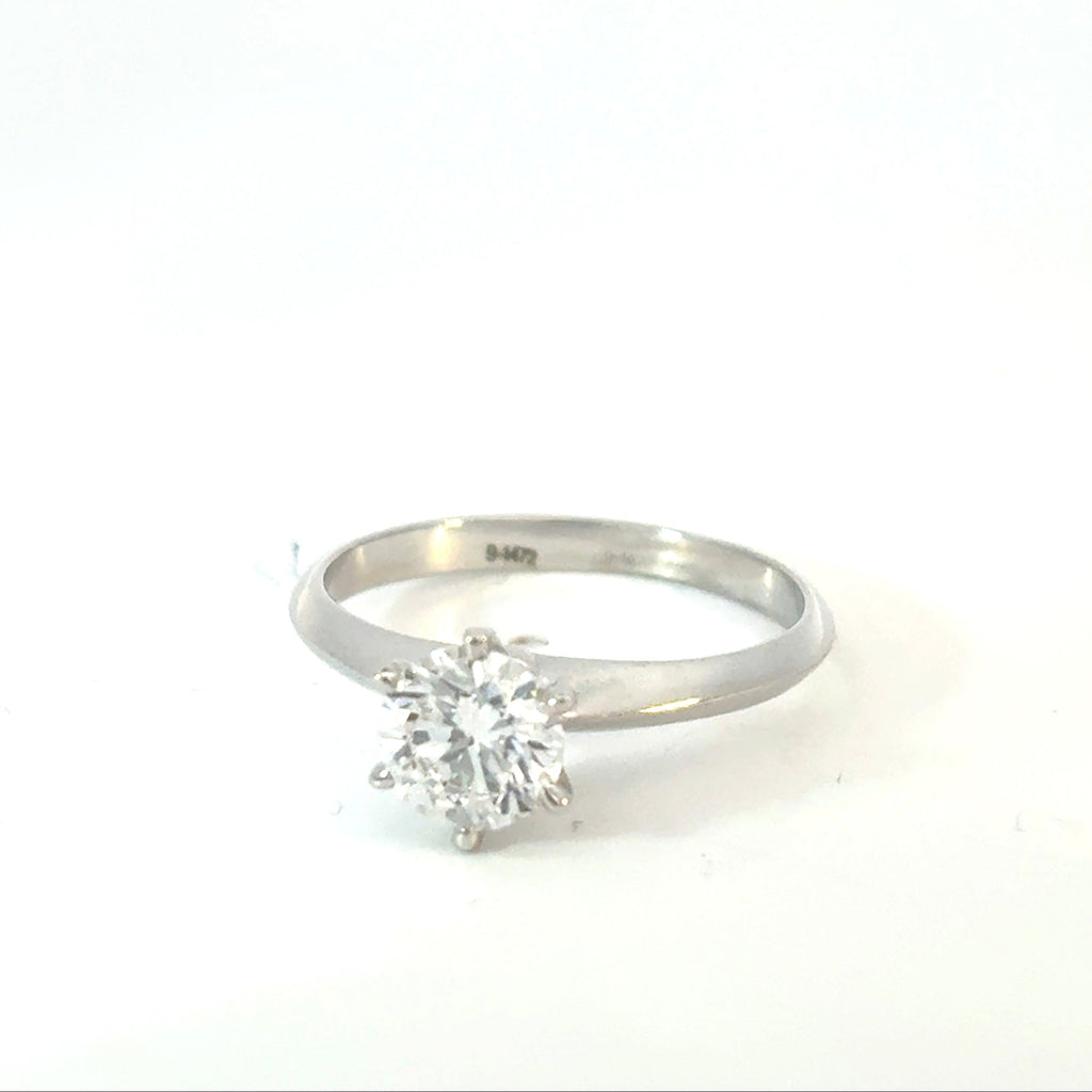 Round Cut Diamond Knife Edge Solitaire Engagement Ring