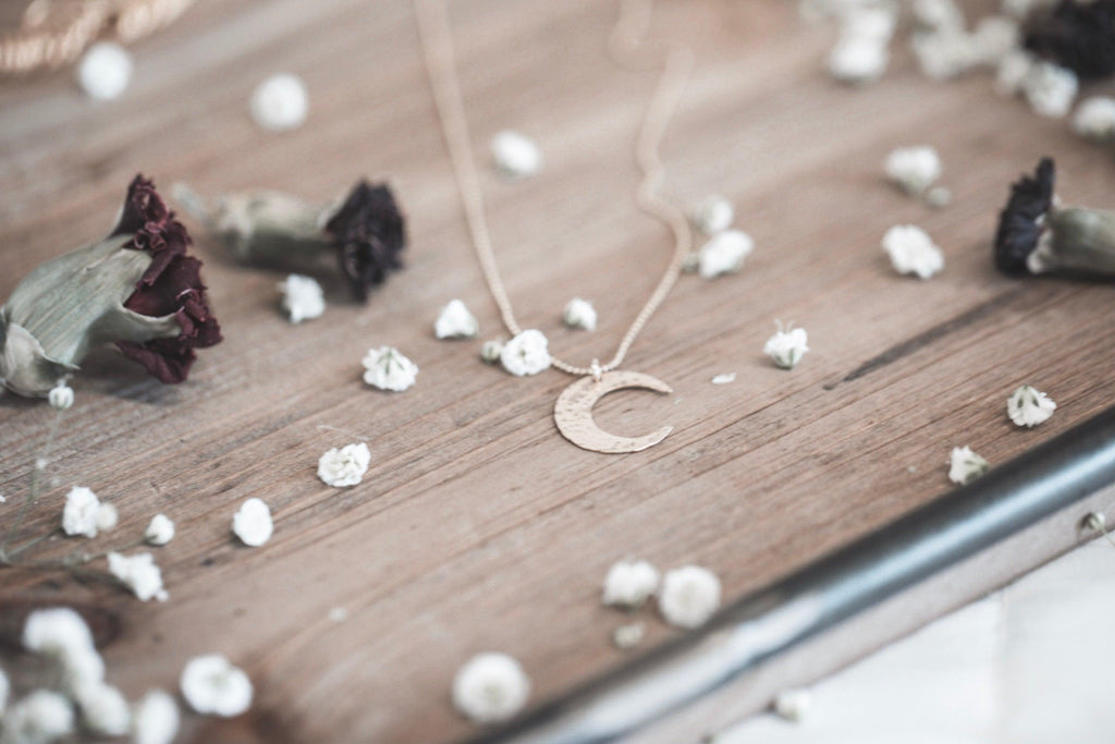 Wander Moon Necklace - Nashelle