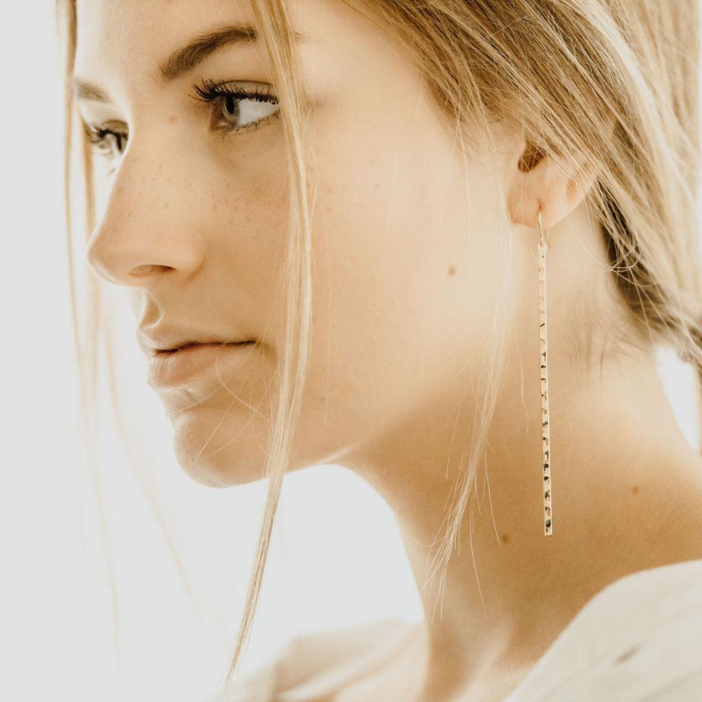 HARLOW Hammered Stick Earrings - Nashelle