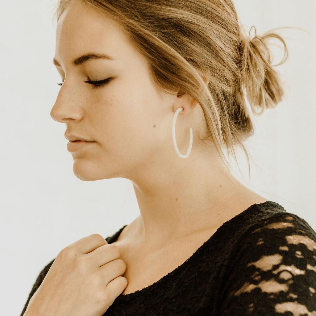 Harlow Resin Thin Hoop - Nashelle