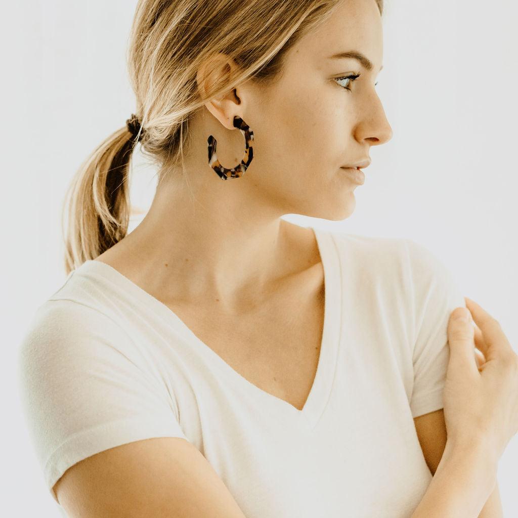 HARLOW Resin Octagon Hoop Earrings - Nashelle