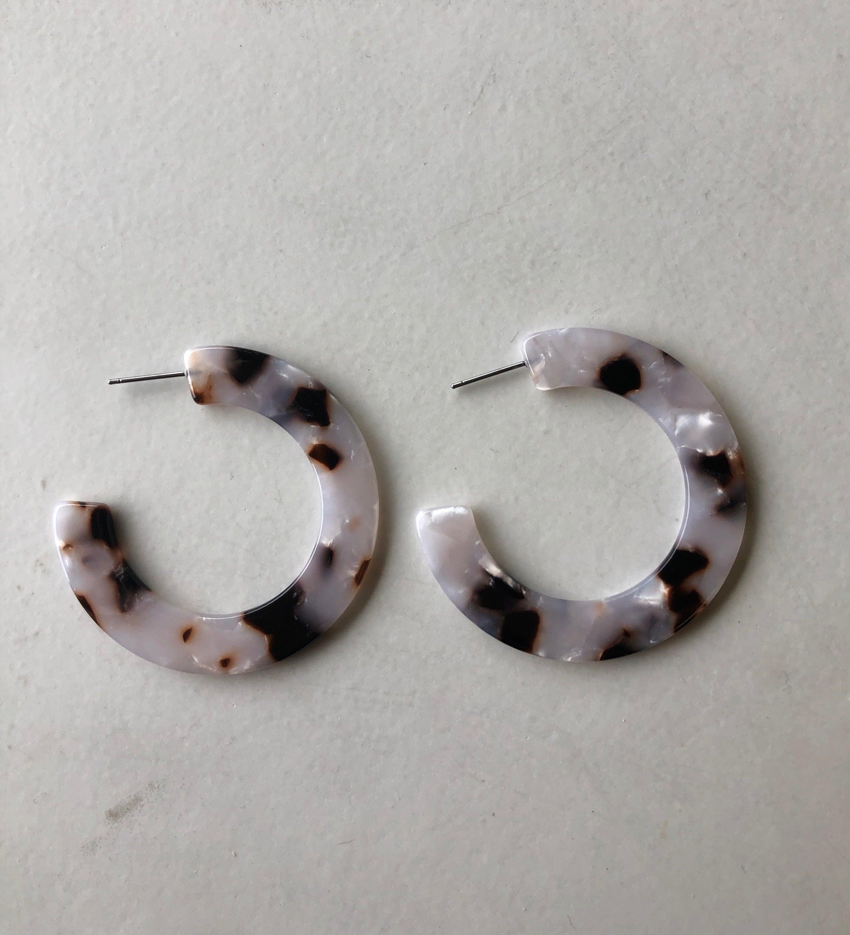 HARLOW Resin Thick Hoop Earrings - Nashelle