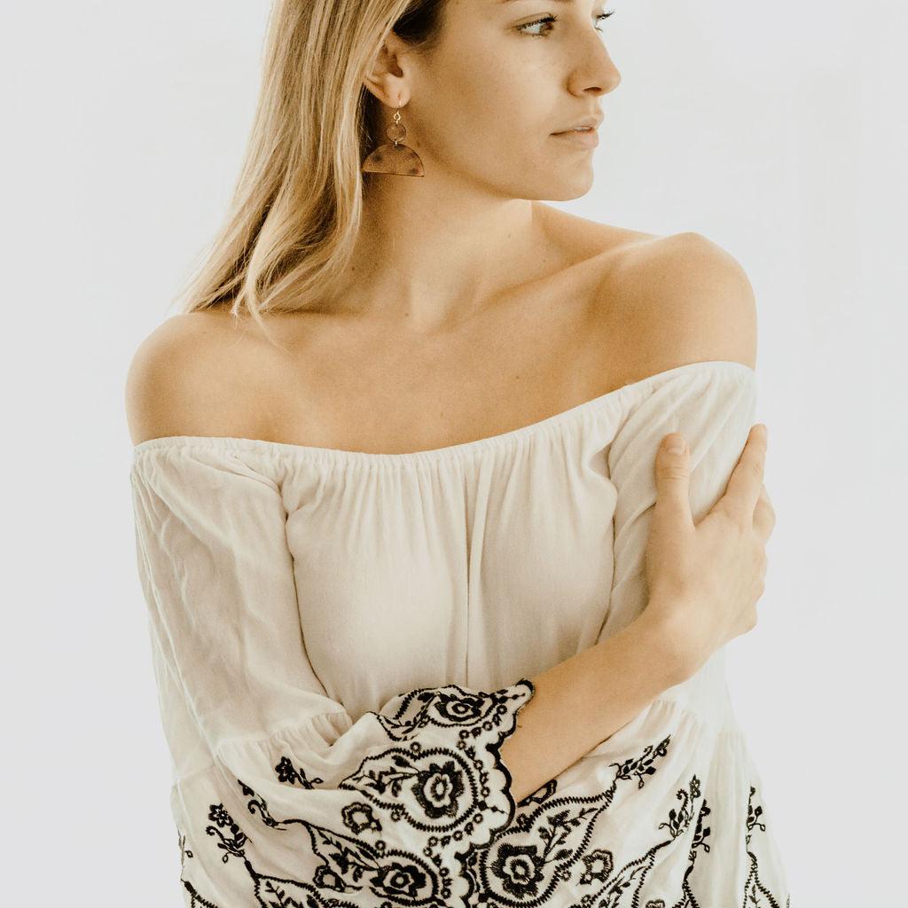 HARLOW Resin Small Solid Circle w/Half Circle Earrings - Nashelle