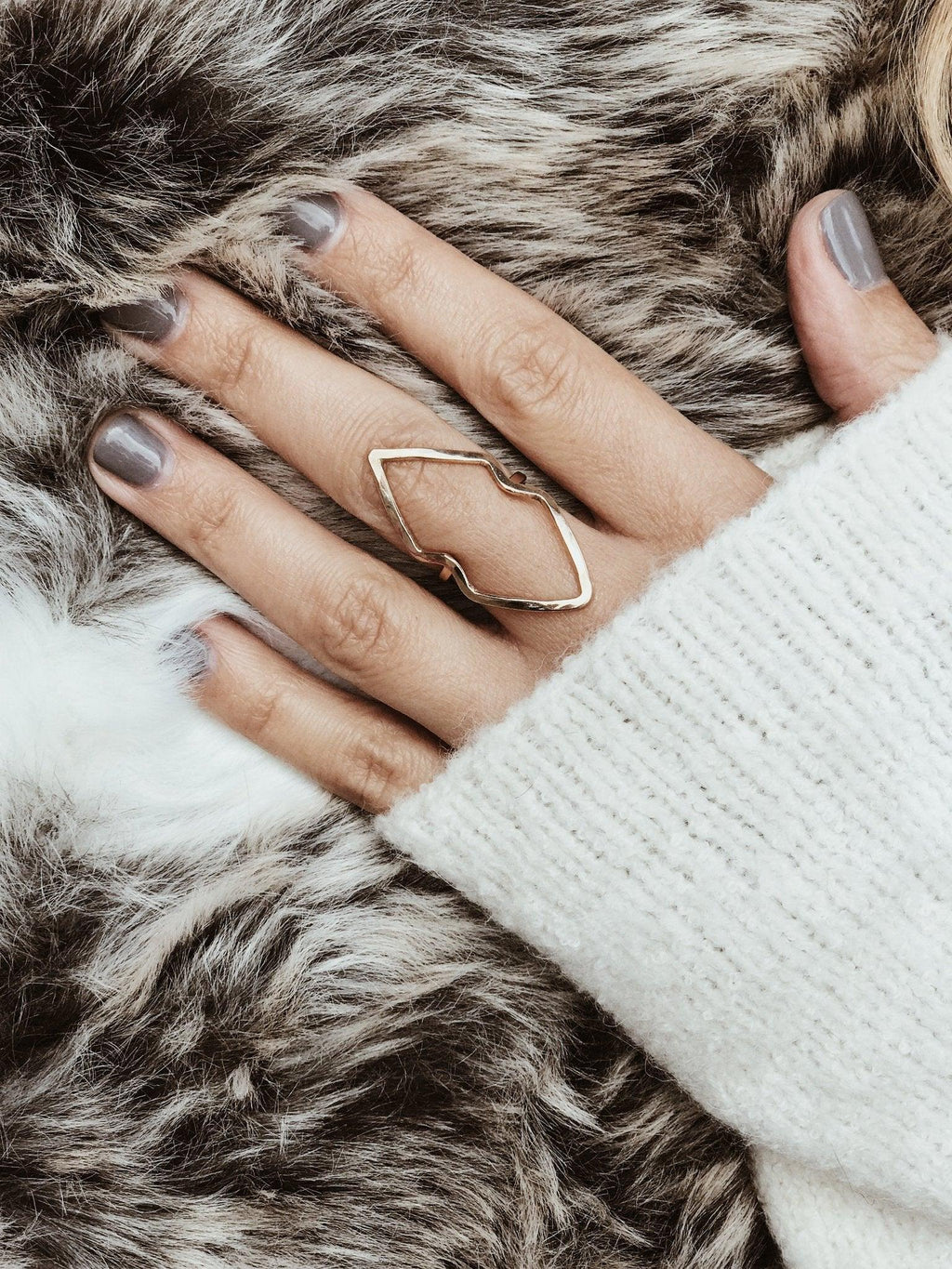 Double Edge Arrow Ring - Nashelle
